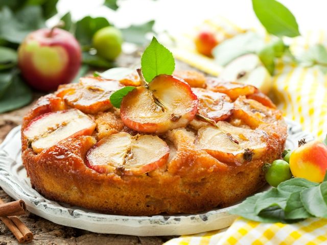 Как приготовить шарлотку